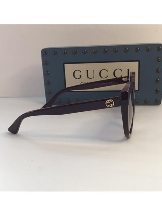 New Authentic Gucci GG0325S 007 55 are women\'s sunglasses.